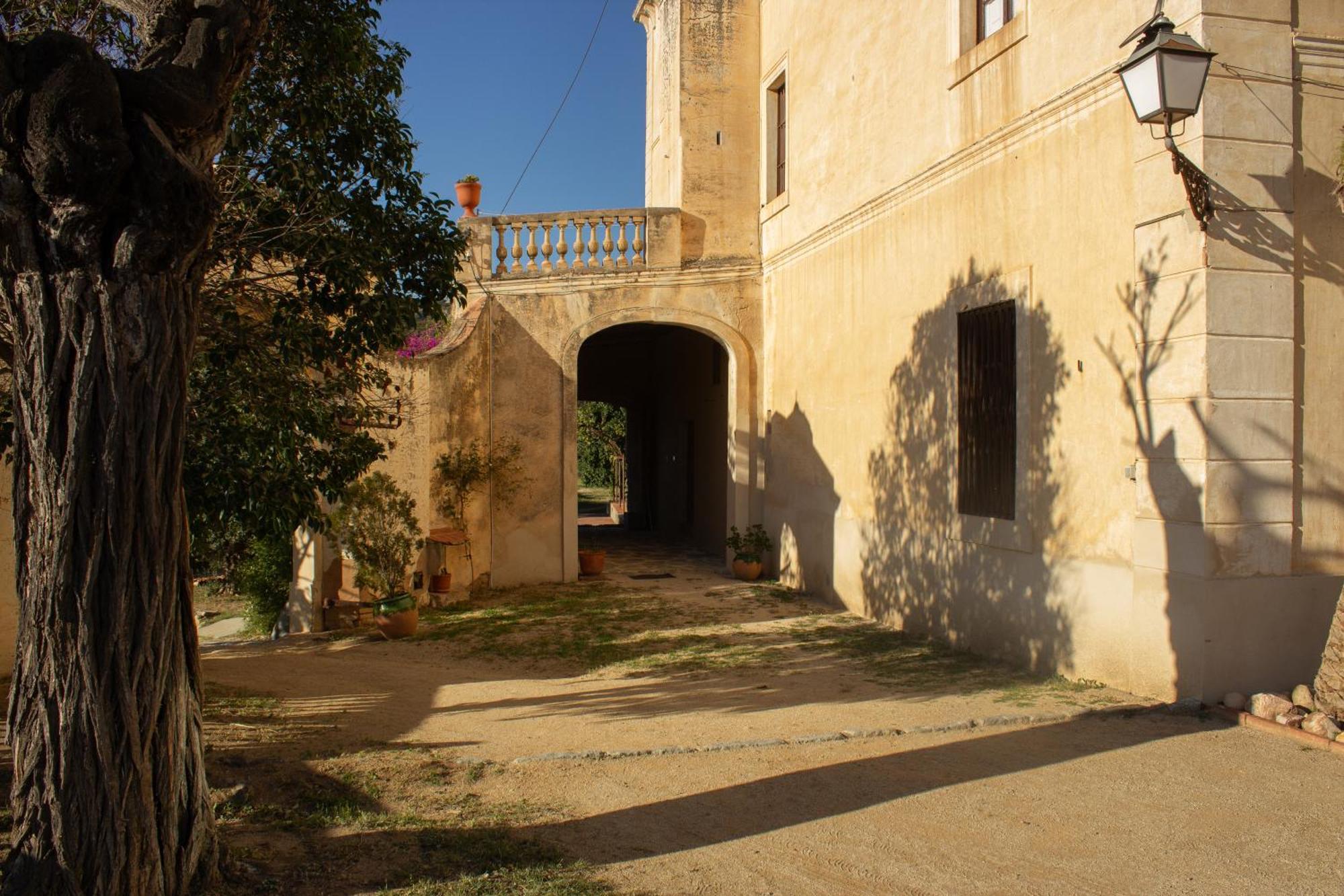 Can Rovira - Stunning Neoclassical Mansion, Just 20 Min Drive From Barcelona City Center, Ideal For Groups And Families Alella Exteriér fotografie